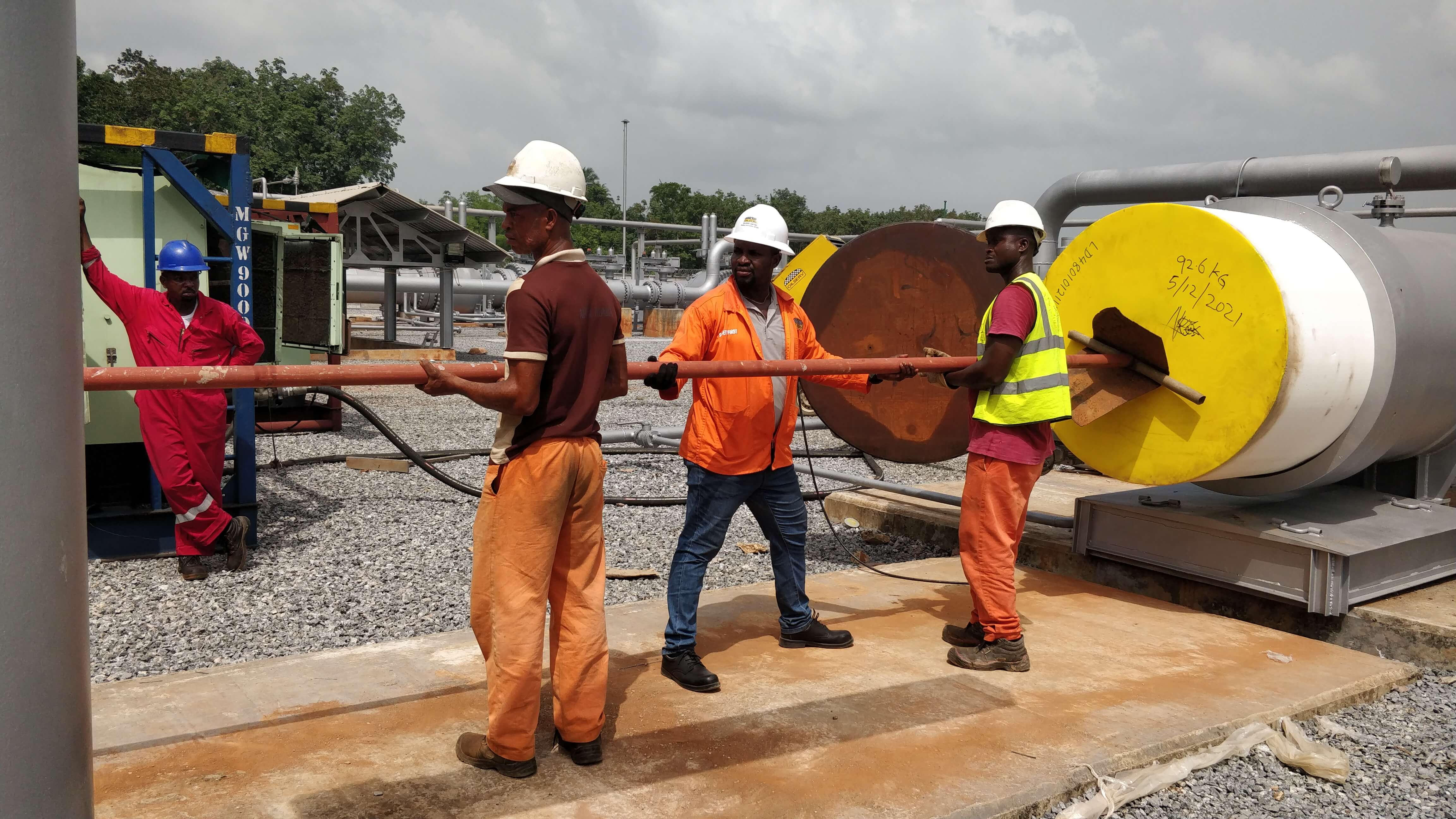 Dyelkyen team working on pipeline and facility projects